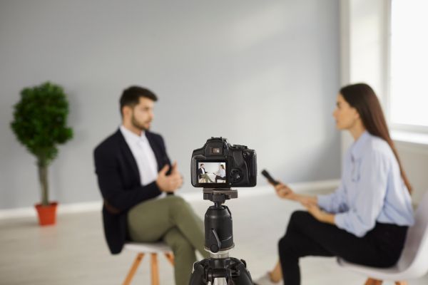 Interview d'un client pour témoignage vidéo